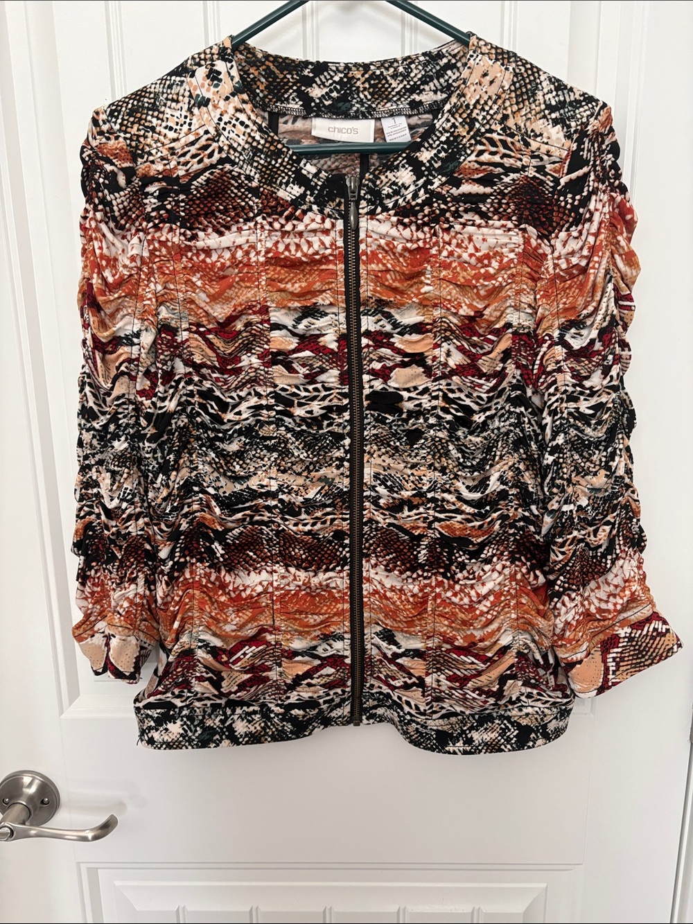 Chico’s Size 1 Ruched Animal Snake Print Zip Front Top Stretch